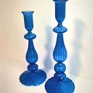 Candelabros de vidrio azul