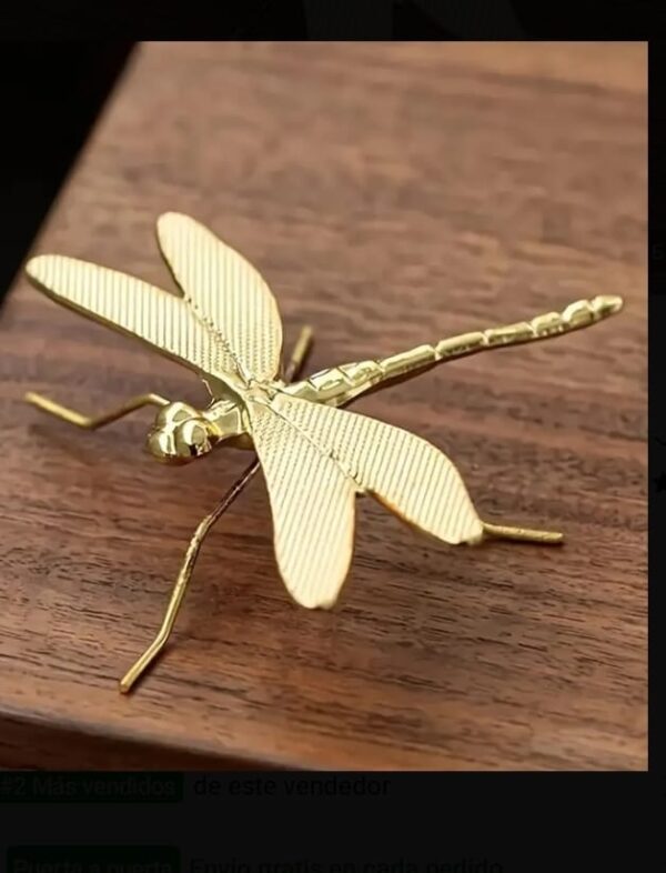 Libélula dorada