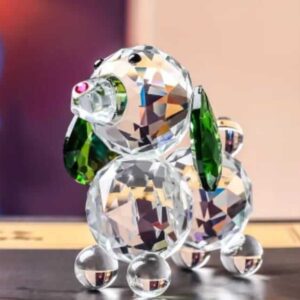 Perro salchicha de cristal con orejas verdes