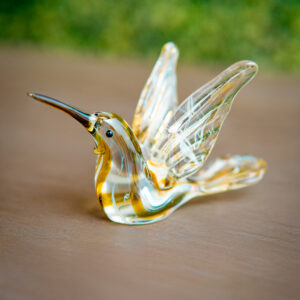 Colibrí pequeño en vidrio soplado